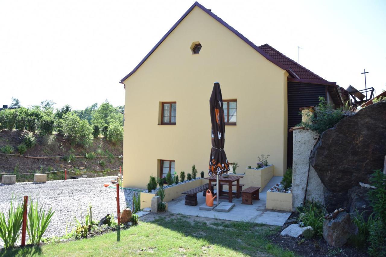 Apartmany Pod Klasterem Kladruby  エクステリア 写真