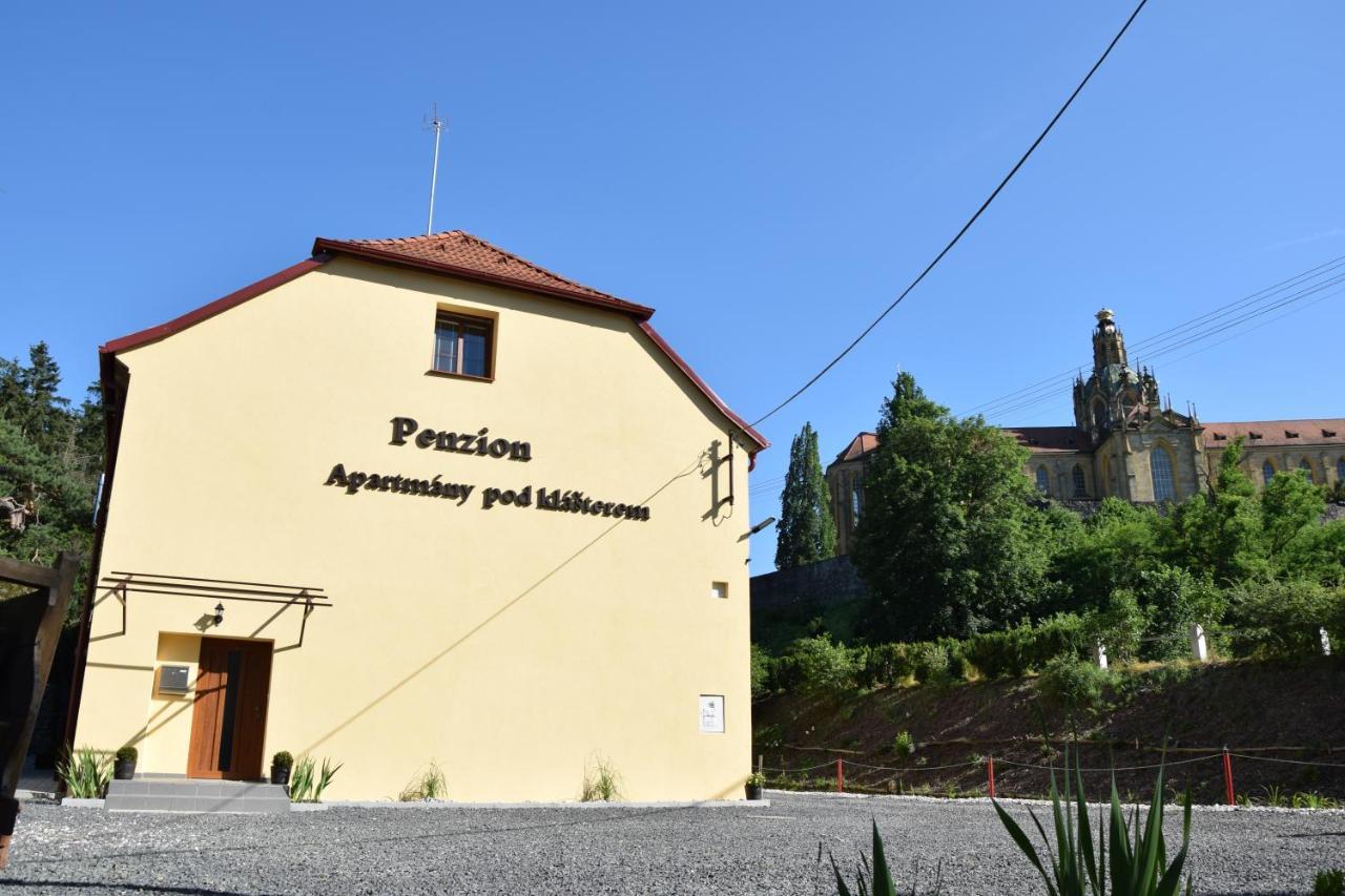 Apartmany Pod Klasterem Kladruby  エクステリア 写真