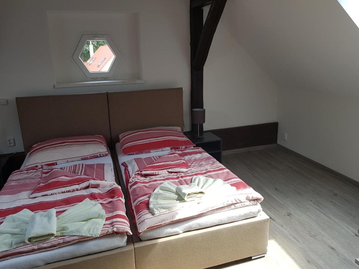 Apartmany Pod Klasterem Kladruby  エクステリア 写真
